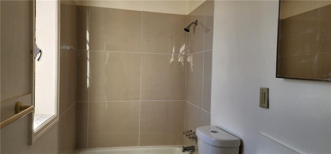 Building Photo - 15 S Main St