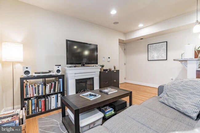 Foto del edificio - 617 Jefferson St NW