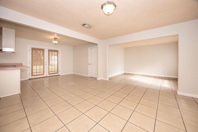 Foto del edificio - 2840 Gardendale Ave