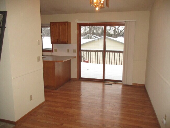 comedor - 3725 36th Ave S