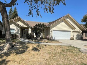 Building Photo - 608 W Evergreen Ct