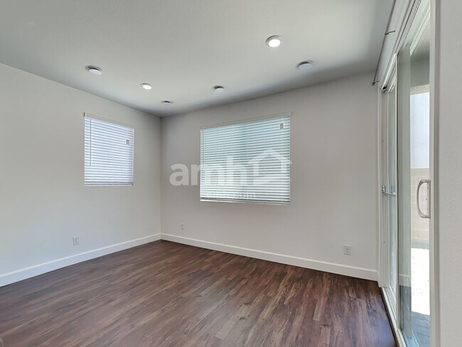 Building Photo - 4844 Blushing Star St
