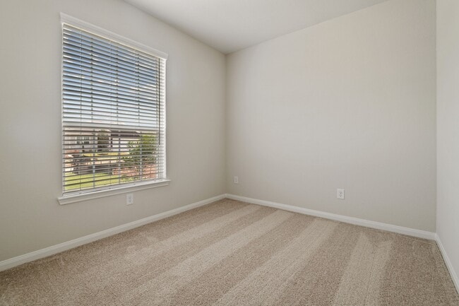 Foto del edificio - 363 Kingston Wy