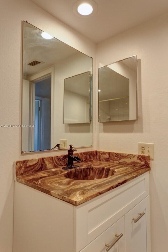 Foto del edificio - 8020 SW 17th Pl