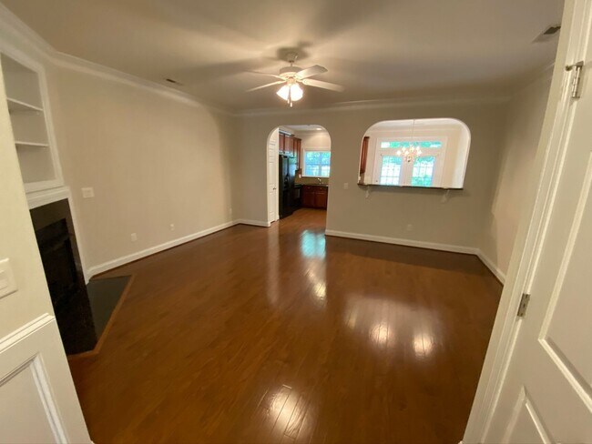 Foto del edificio - 726 Sterling Brooke Ct-2BR/2.5BA-Townhome!!