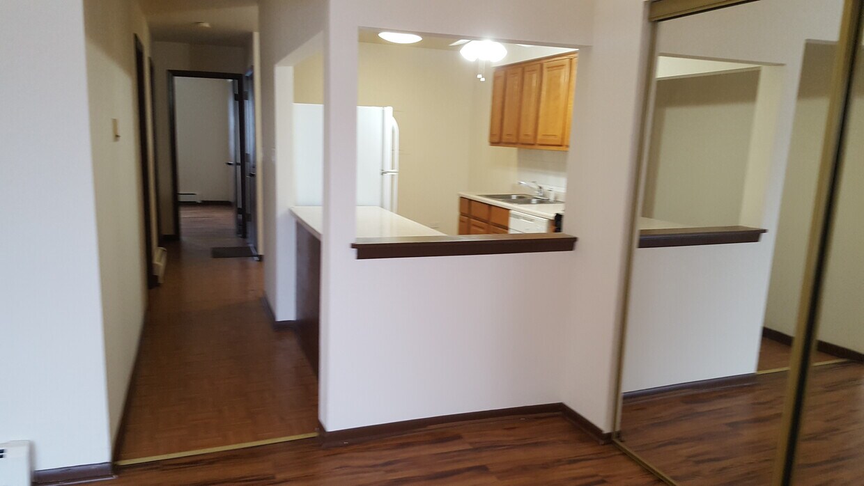 490 Pleasant Run Dr Unit e5, Wheeling, IL 60090 Apartment for Rent in