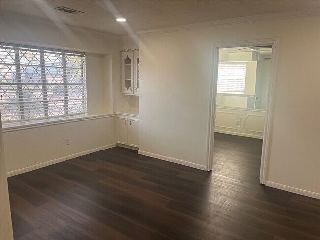 Foto del edificio - 15230 Steeple Chase Rd