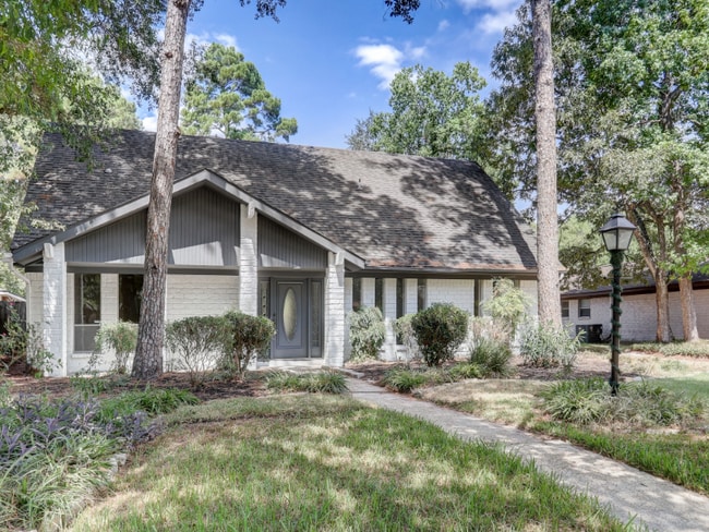 Foto del edificio - 1951 Round Spring Dr