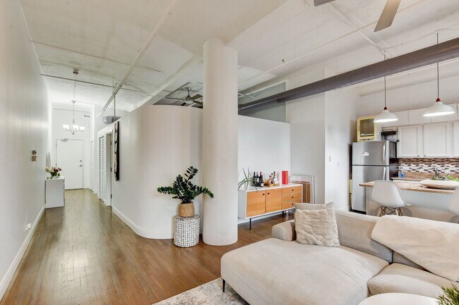 Building Photo - 1322 S Wabash Ave