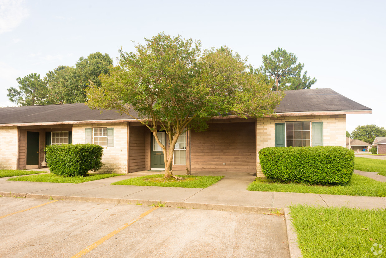 Primary Photo - Oakbrook Apartments