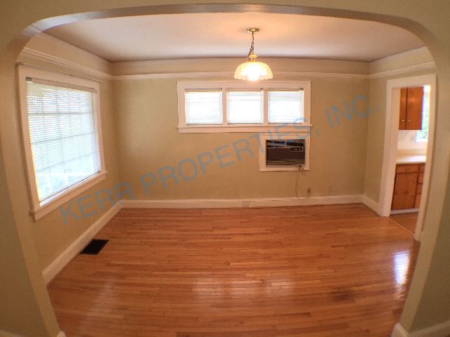 Building Photo - 12020 NE San Rafael St