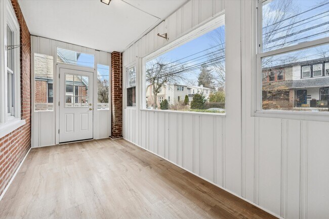 Foto del edificio - 10 W Jefferson St