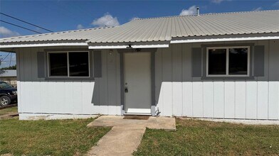 Building Photo - 1301 Greenlawn Pkwy
