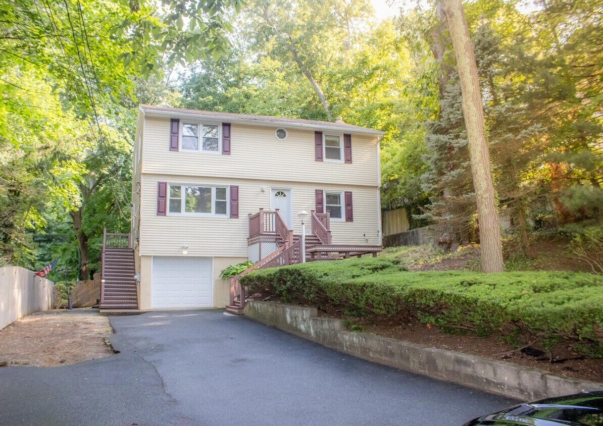 Foto principal - 64 A Polk Ave