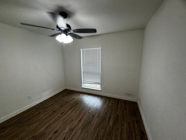 Foto del edificio - 7505 Whitewood Dr