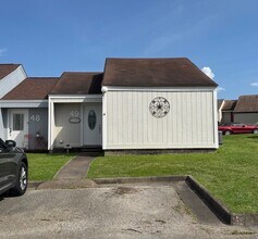 Building Photo - 49 Westwood Vlg Dr