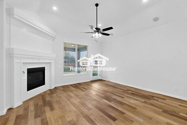 Building Photo - MOVE IN READY - 4BED/3BATH - LITTLE ELM, T...