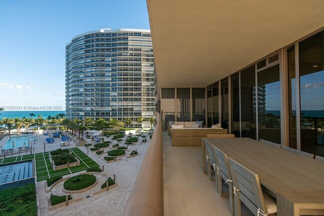 Foto del edificio - 9701 Collins Ave