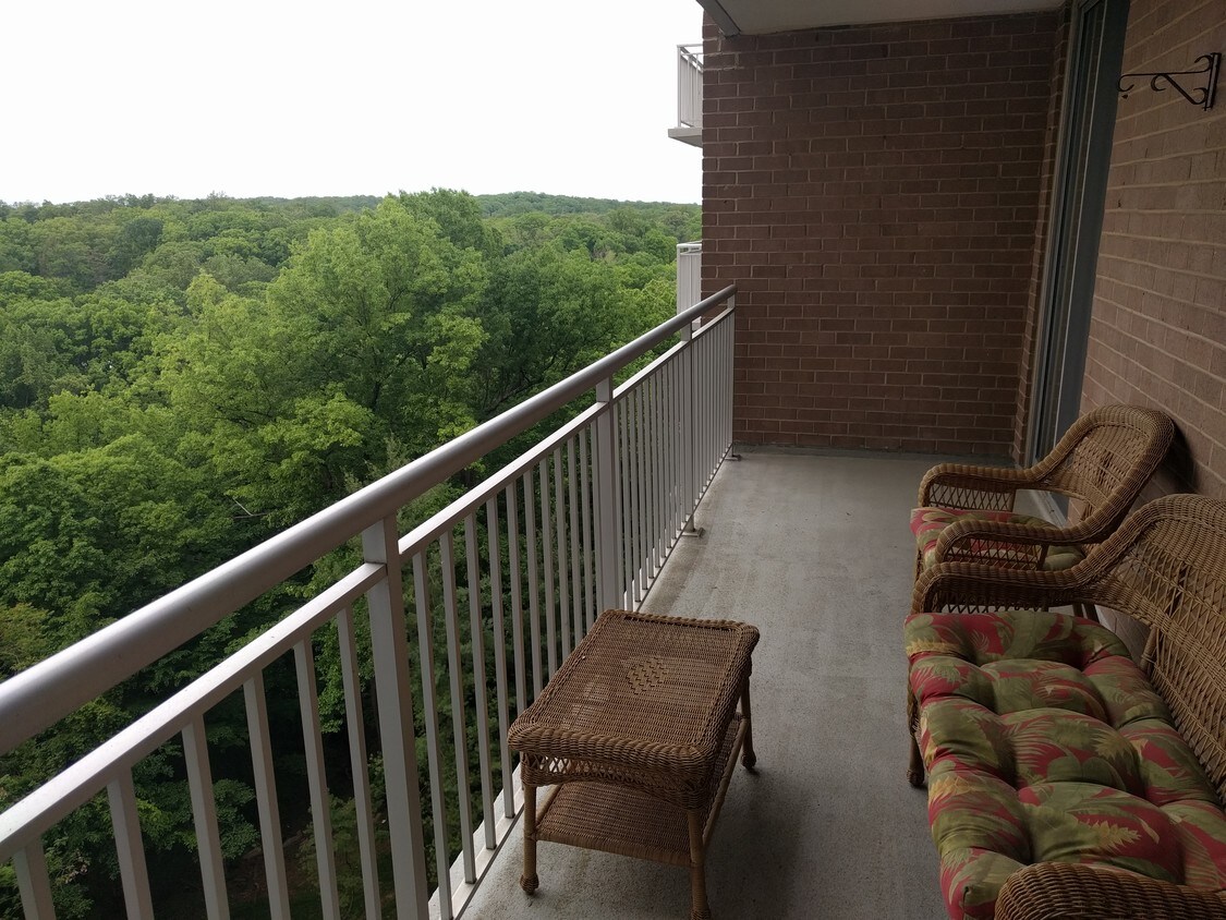 Foto principal - 3001 Veazey Terrace NW