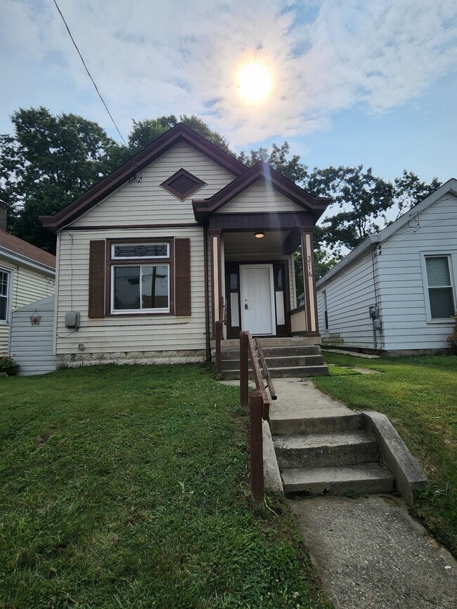 Building Photo - 3716 Lincoln Ave