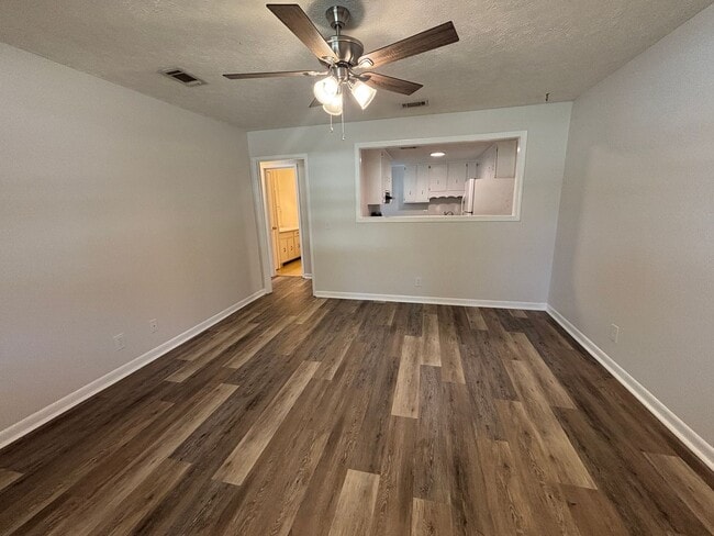 Building Photo - 3903 W 22nd St