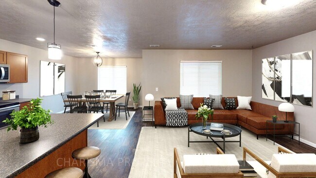Foto del edificio - SPACIOUS 3 BEDROOM TOWNHOME!!