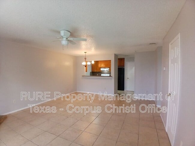 Building Photo - 7202 Mansions Dr