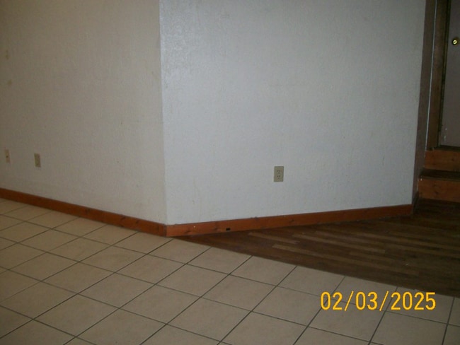 Building Photo - 528 N M St