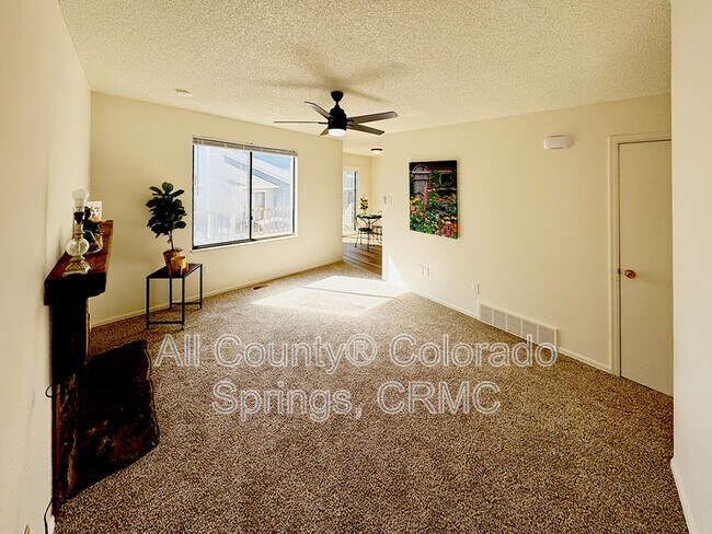 Foto del edificio - 2713 Hearthwood Ln