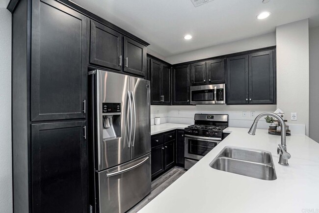 Building Photo - 1585 San Alfonso