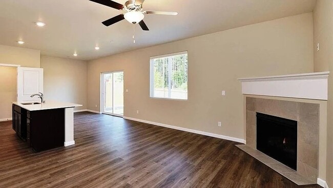 Building Photo - 4511 Sand Dollar Dr