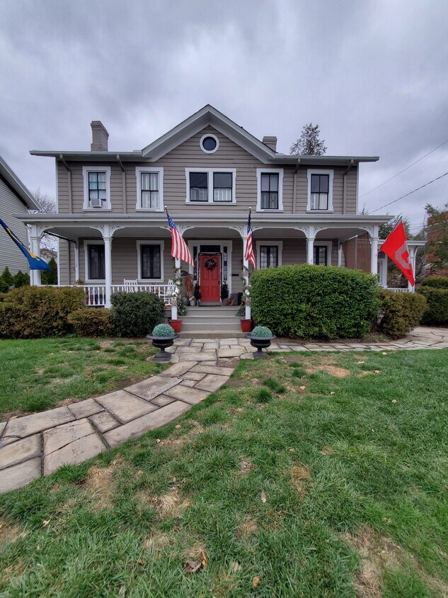 Exterior Entrance - 341 Beaver St (Sewickley, PA)