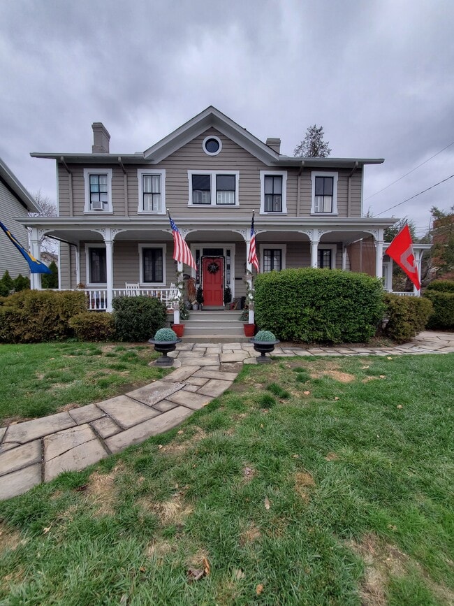 Building Photo - 341 Beaver St