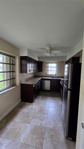 Foto del edificio - 1450 NE 191st St