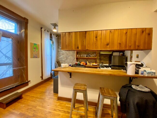 Foto del edificio - 2306 N Lincoln Ave