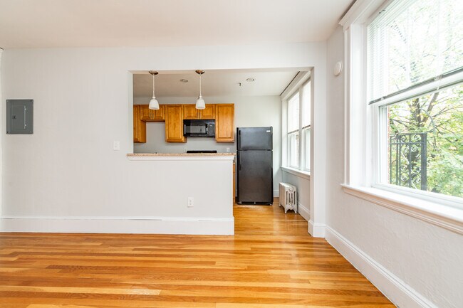 Foto del edificio - 99 Chestnut Hill Ave