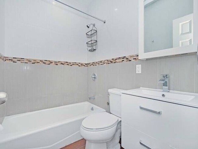 Foto del edificio - 552 W 183rd St