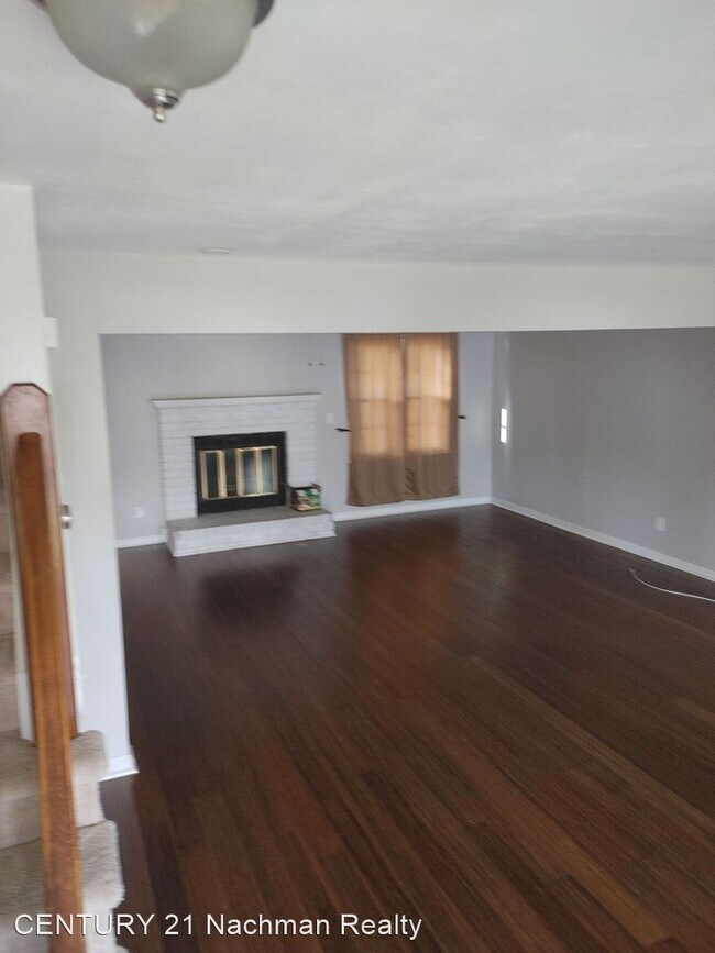 Building Photo - 4 br, 2.5 bath House - 4613 Mistral Lane