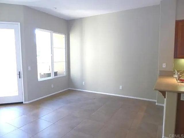 Building Photo - 472 Almond Rd