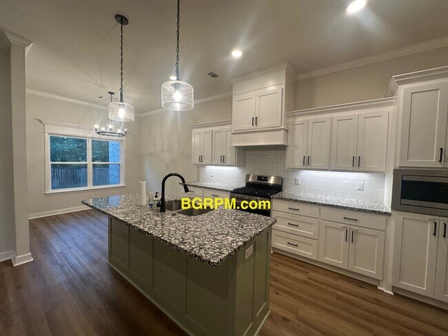 Foto del edificio - 4 BD 2 BA
