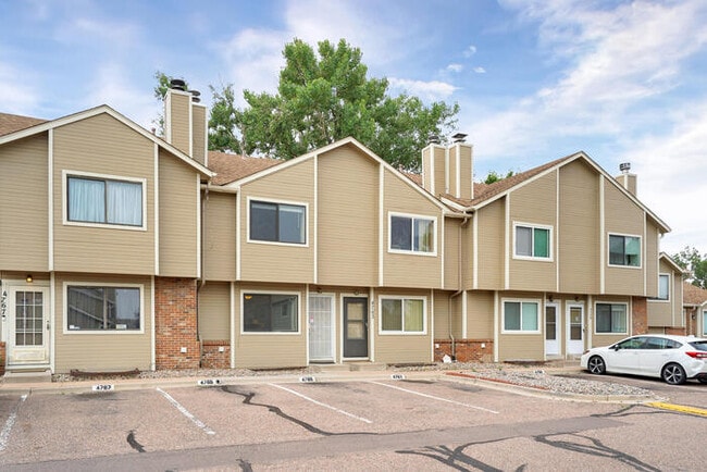 Building Photo - 4766 Live Oak Dr