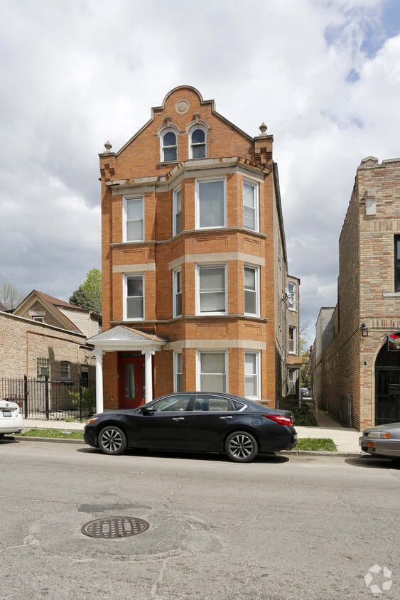 Primary Photo - 2651 S Lawndale Ave