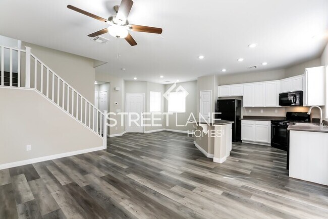 Foto del edificio - JUST REDUCED!
