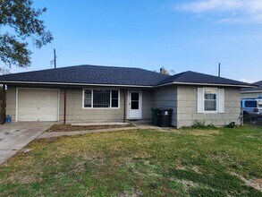 Building Photo - 13001 Knollcrest St