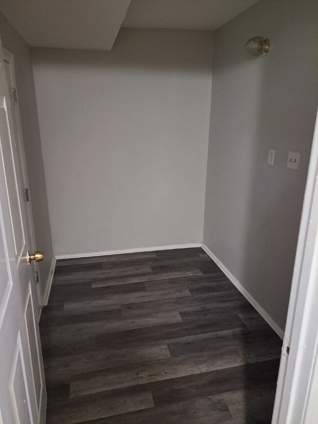Building Photo - "3-Bedroom Home in Saint Louis with 922 Sq...
