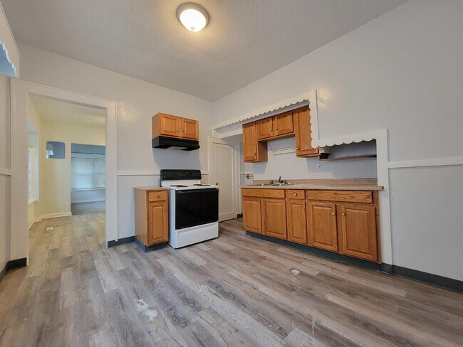 Foto del edificio - 3302 E 105th St