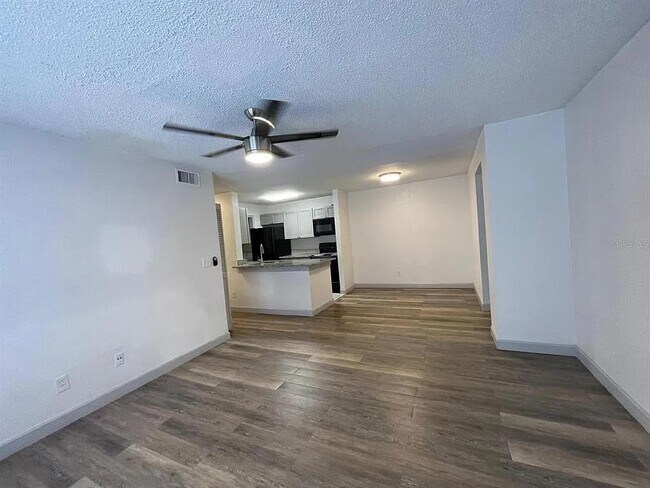 Foto del edificio - 6082 Westgate Dr