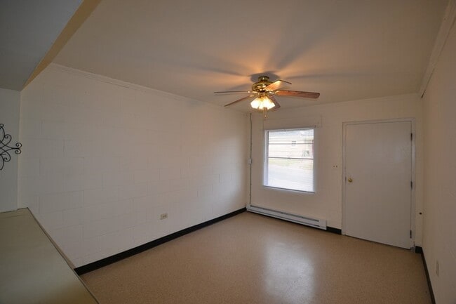 Building Photo - Duplex in Historic Downtown Monroe