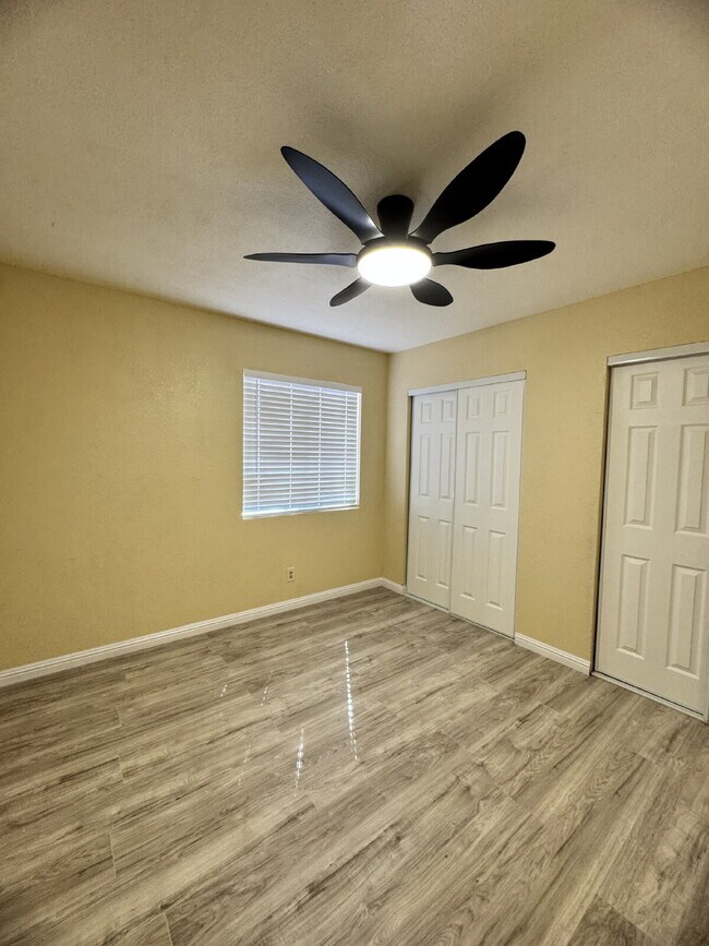 Foto del edificio - 4BR - 3BA two-story with pool