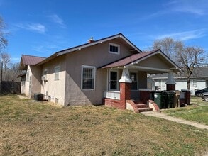 Building Photo - 105 N Speare St